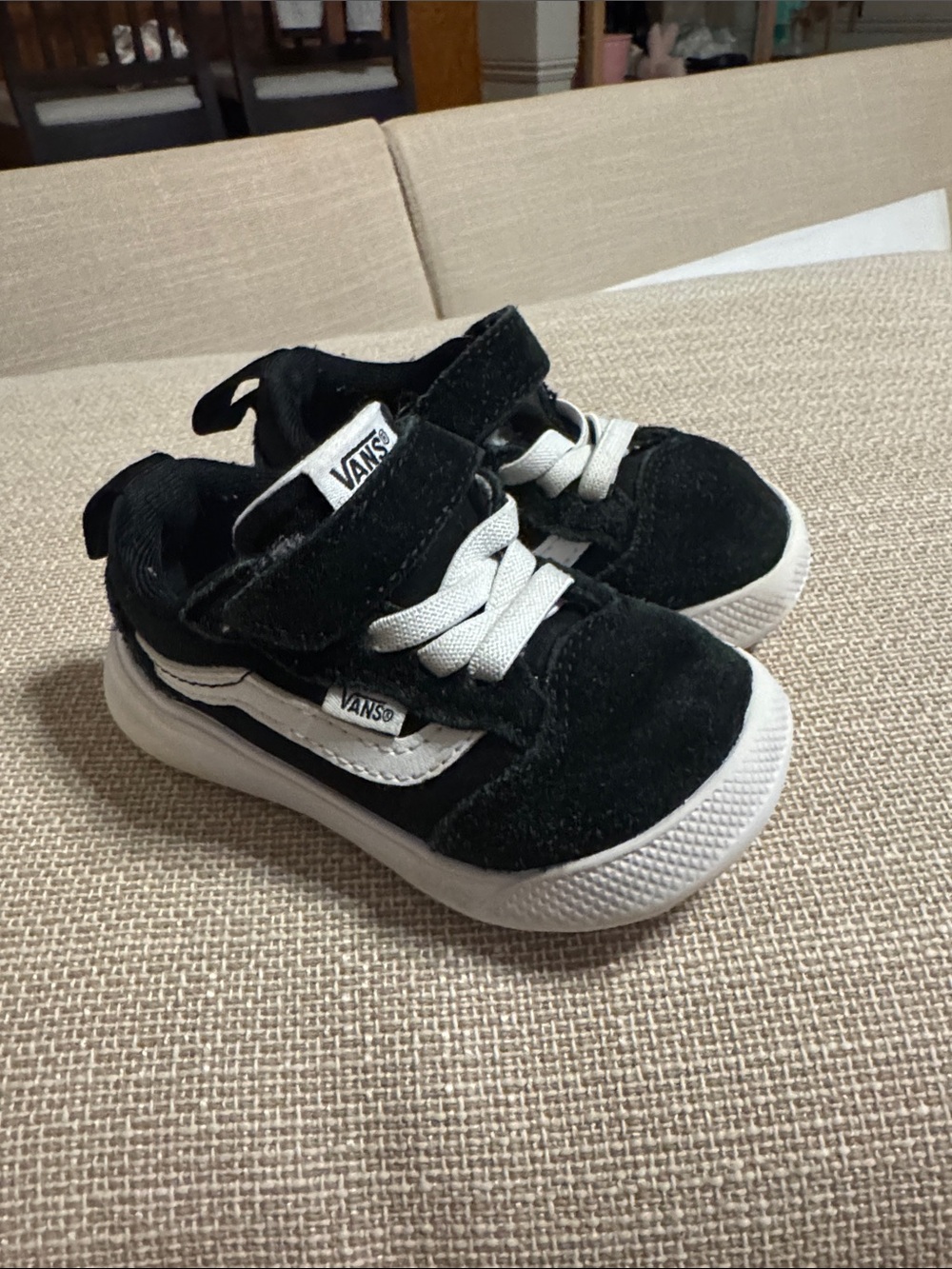 Size 5 Vans Toddler UltraRange 66 V Black & White Girls US 5.0